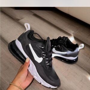 Nike Air 270 react in same as new condition
